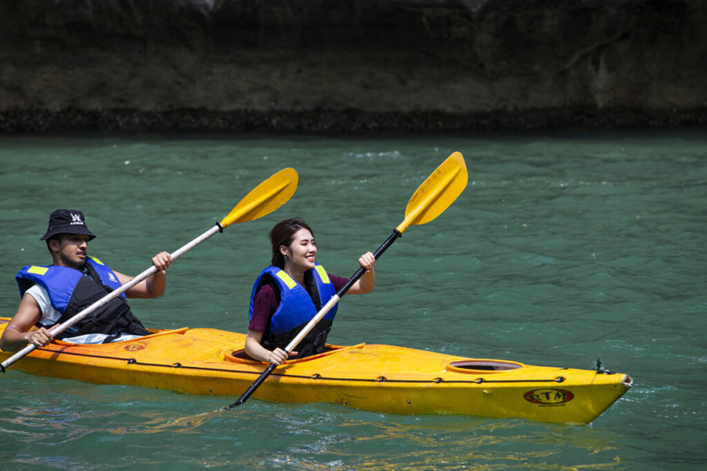 Ha Long Bay kayak