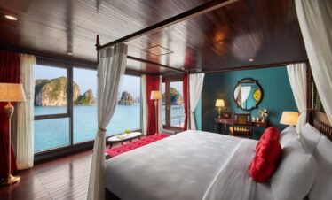 Room in Halong Bay Junk