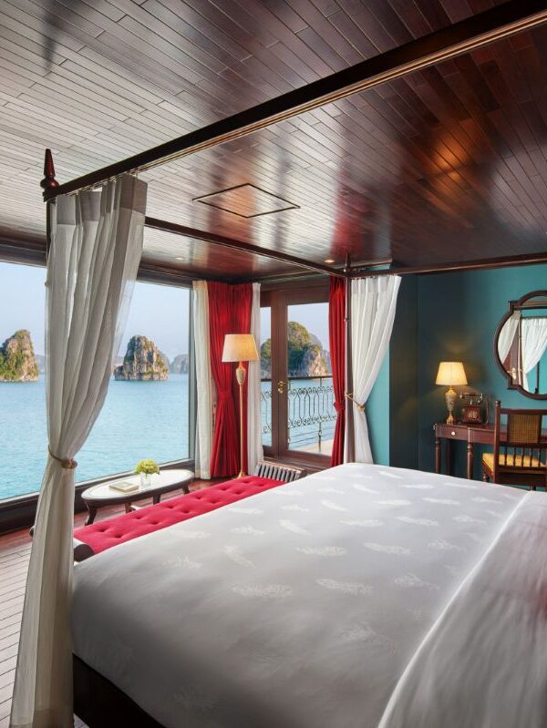 Room in Halong Bay Junk