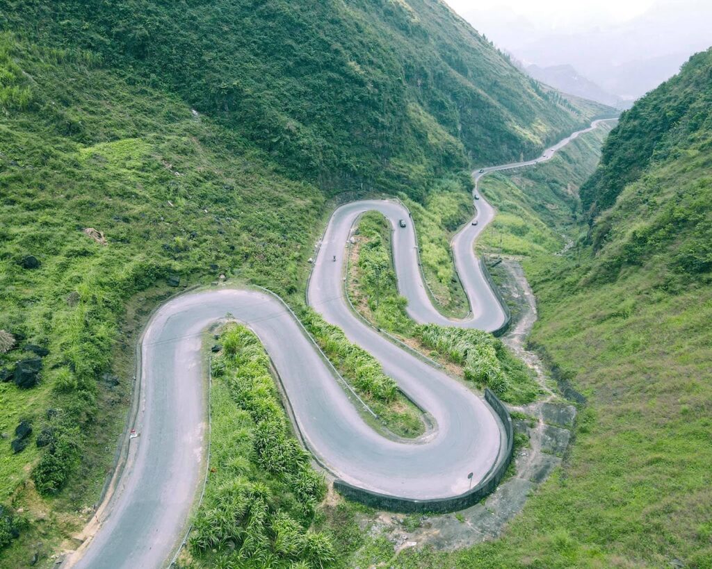 Road to Dong Van
