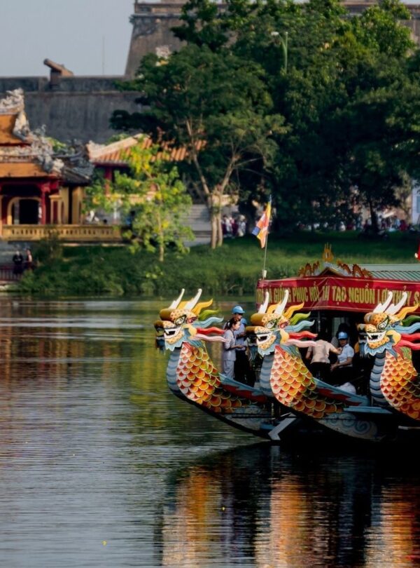 Dragon boat in Hue