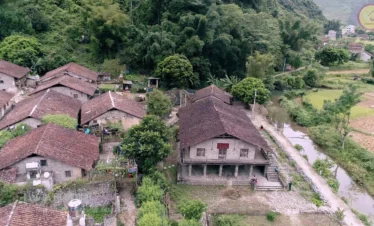 Khuoi Ky stone village