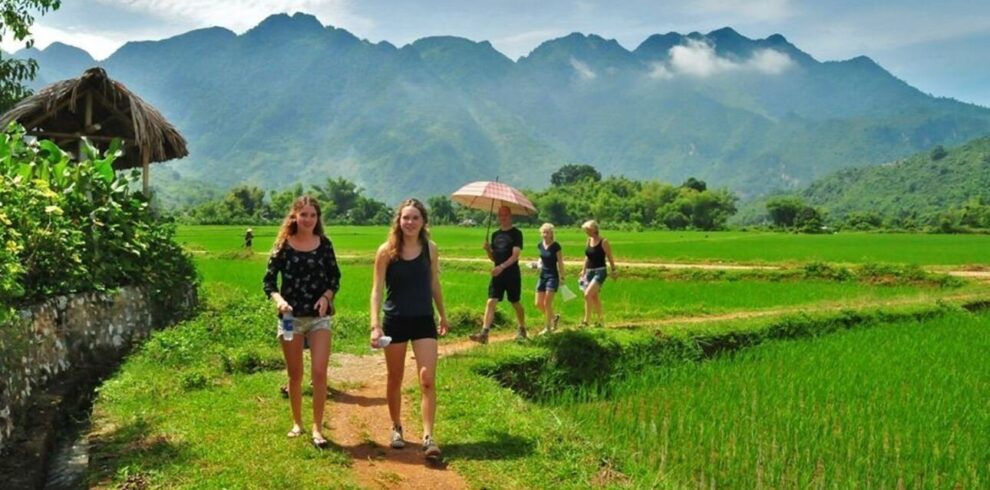 Walking Mai Chau