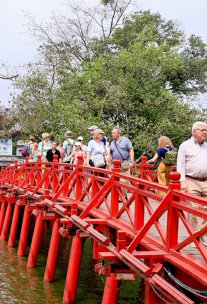 Viet Nam tourism surges as a safe haven in global turbulence