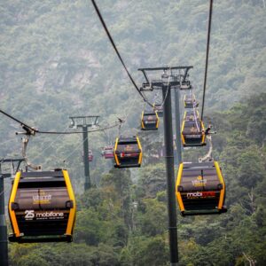 cable car yen tu pagoda