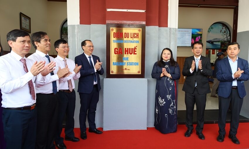 New Look Unveiled for “Connecting Central Heritage Journey” Train