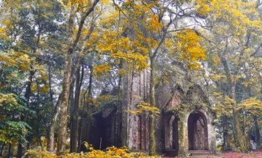 ruin church ba vi