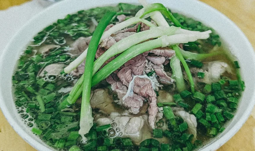 Explore must-visit food heavens in Hanoi