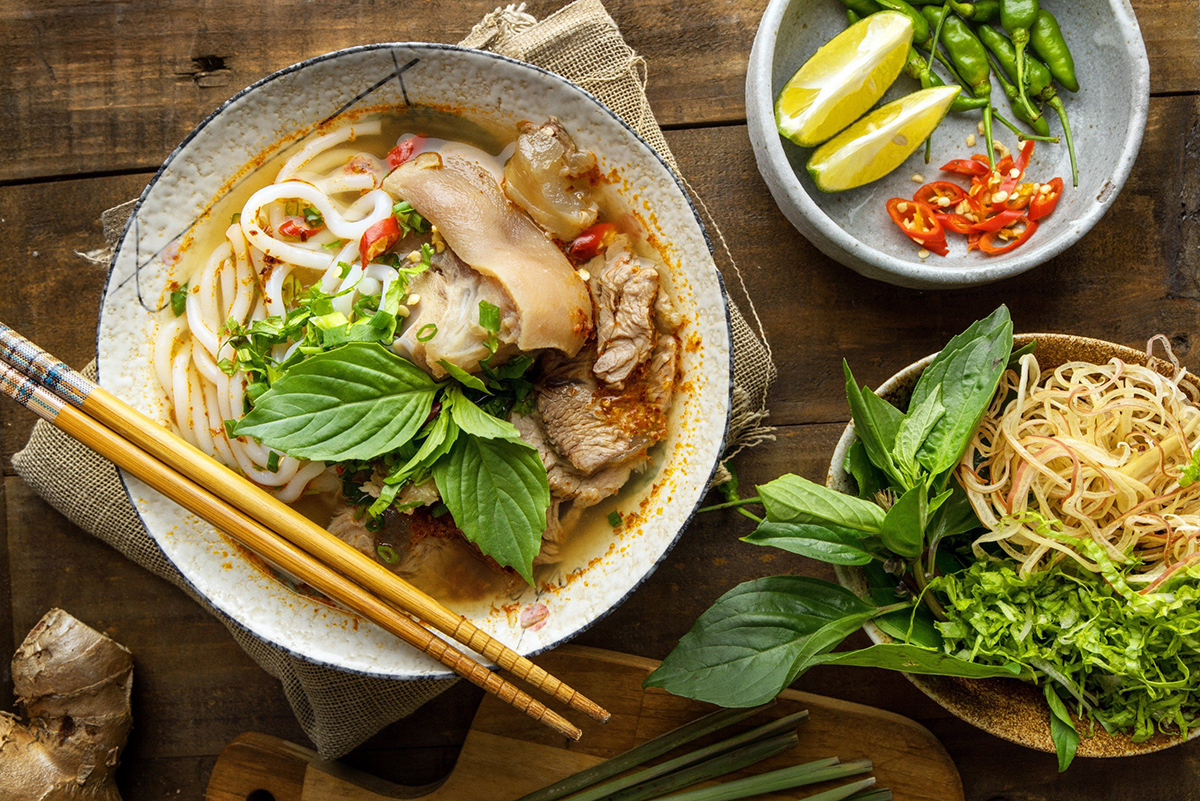 hue food tour