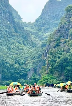 French magazine spotlights Vietnam as destination for diverse experiences